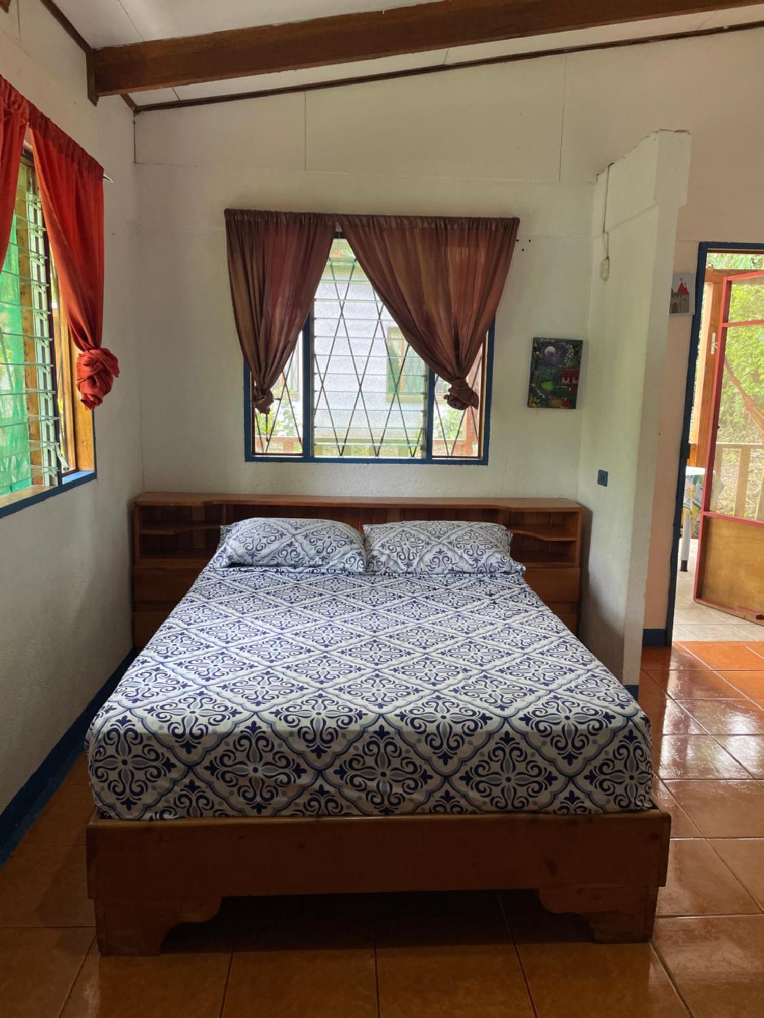 Cabinas Caribe Luna Cahuita Exterior photo